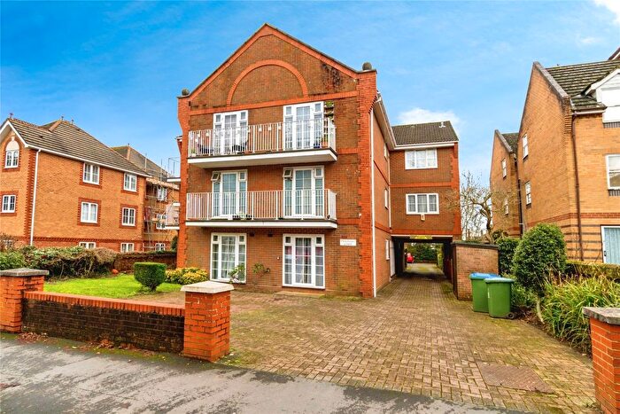 1 Bedroom Flat For Sale In Westwood Road, Southampton, Hampshire, SO17