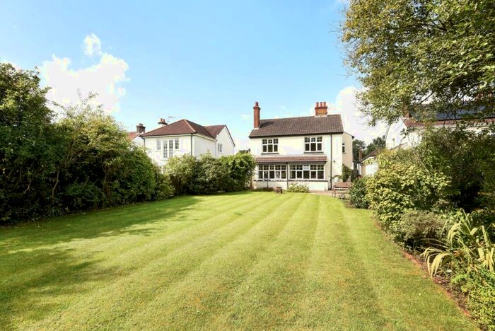 3 Bedroom Detached House To Rent In Dorking, RH4