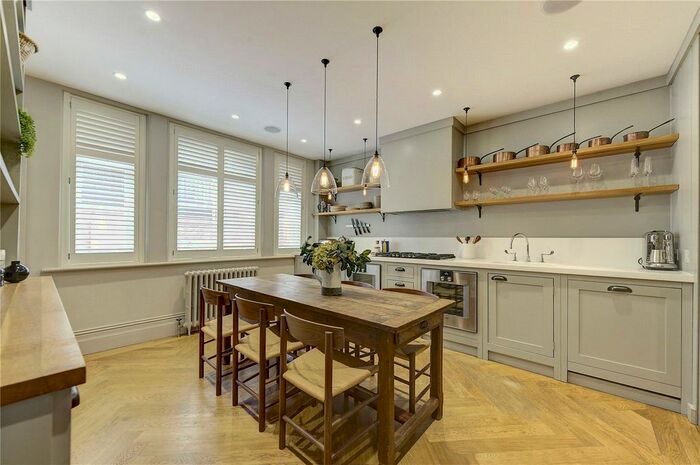 2 Bedroom Flat To Rent In Palace Gate, London, W8