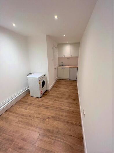 Studio To Rent In Boyne Avenue, London NW4