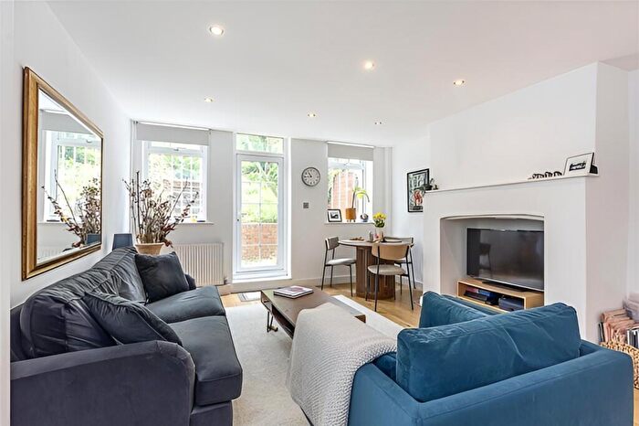 2 Bedroom Apartment For Sale In Fordwych Road, London, NW2