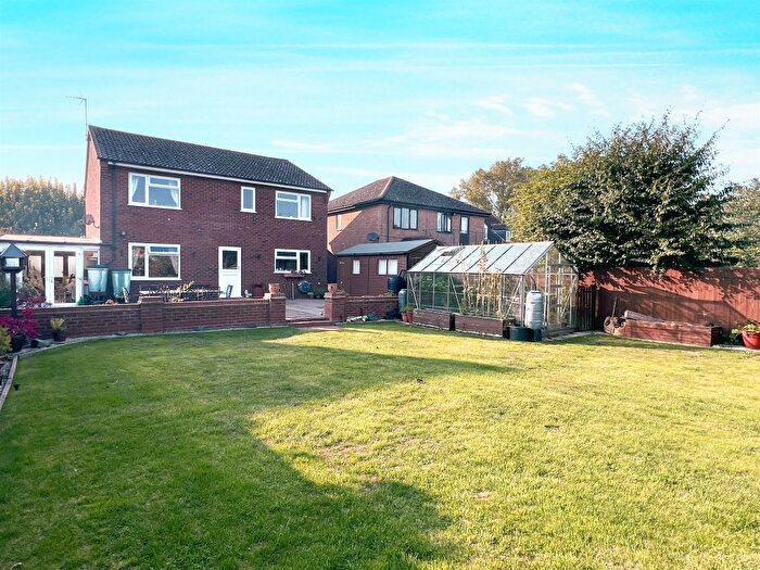 4 Bedroom Detached House For Sale In Burnt House Road, Whittlesey, Peterborough, PE7