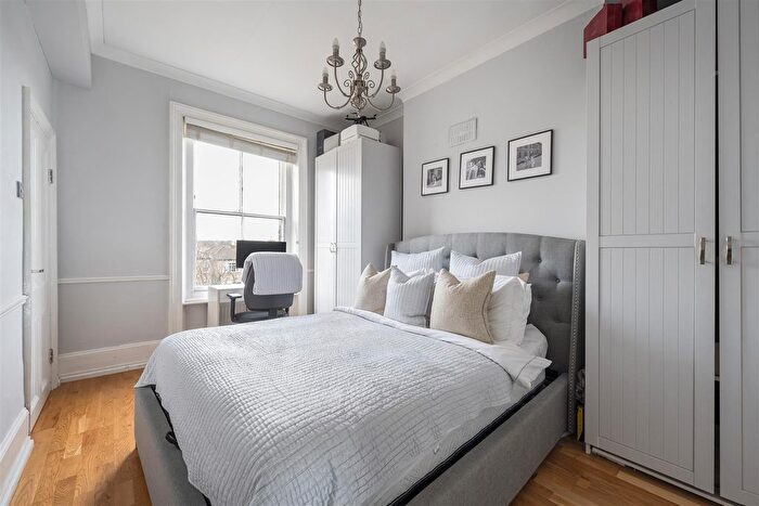 1 Bedroom Flat For Sale In Grosvenor Road, London, E11