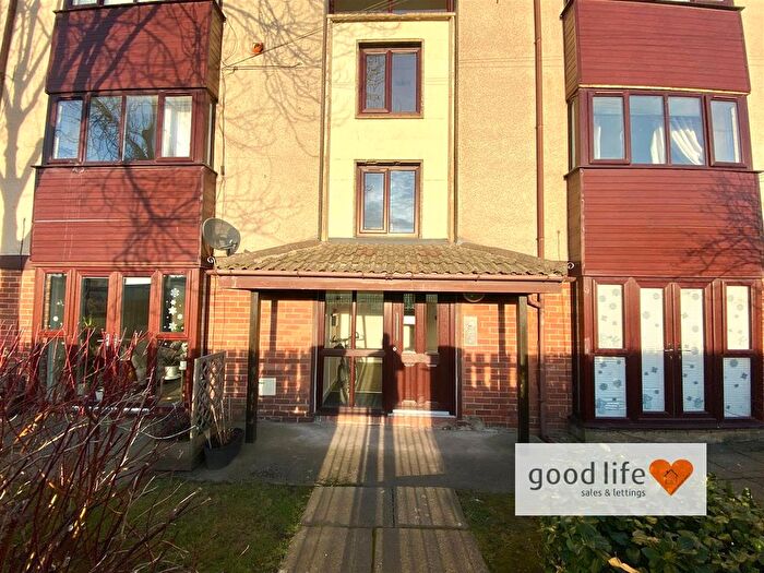 2 Bedroom Flat To Rent In Ashford Road, Farringdon, Sunderland, SR3