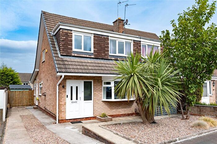 3 Bedroom Semi Detached House For Sale In West Lea Crescent, Yeadon, Leeds, LS19