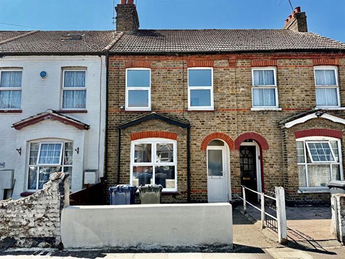 3 Bedroom Terraced House For Sale In Inverness Road, Southall, UB2