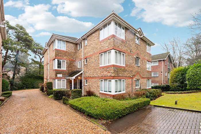 2 Bedroom Apartment For Sale In Surrey Road, Poole, BH12