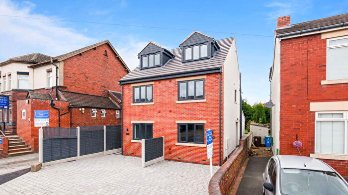 3 Bedroom Semi-Detached House For Sale In Westwood Road, High Green, Sheffield, S35