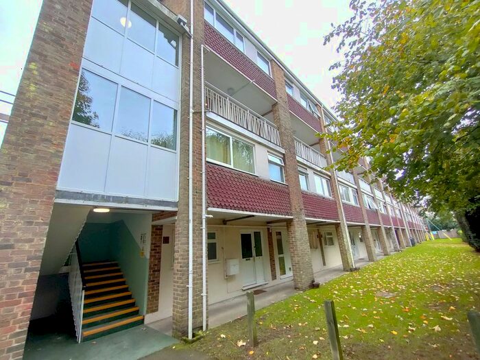 3 Bedroom Maisonette To Rent In North Parade, Horsham, RH12