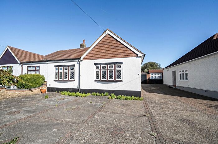 3 Bedroom Bungalow For Sale In Brampton Road, Bexleyheath, Kent, DA7