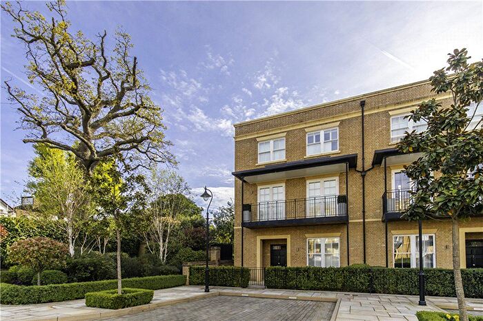 4 Bedroom End Of Terrace House For Sale In Crawford Mews, Copse Hill, SW20
