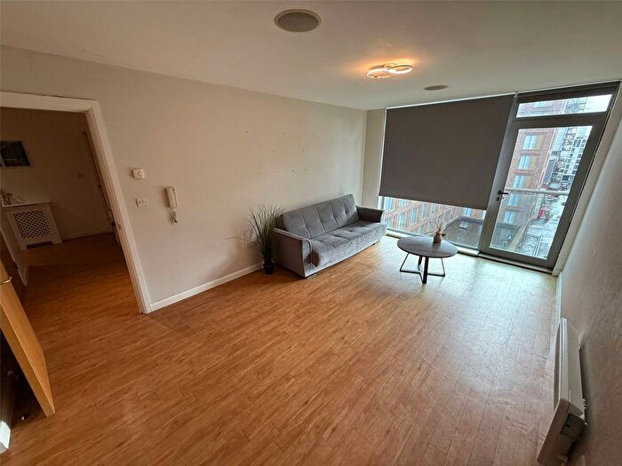 2 Bedroom Flat To Rent In Red Building, Ludgate Hill, Manchester, M4