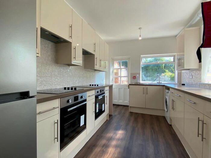 6 Bedroom Terraced House To Rent In Bellclose Road, West Drayton, UB7