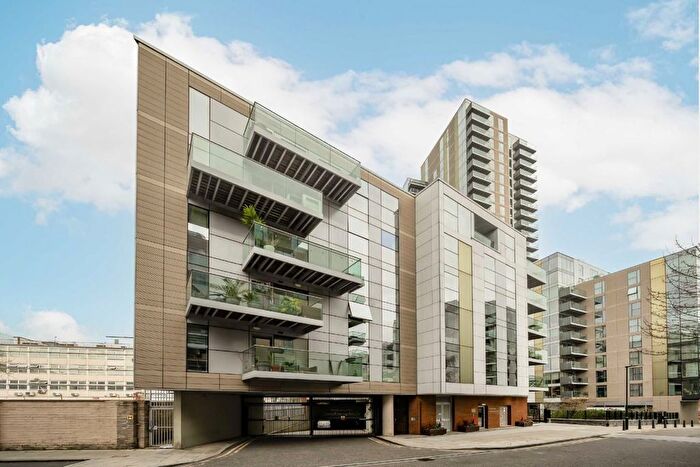 3 Bedroom Flat To Rent In Goodchild Road, London, N4