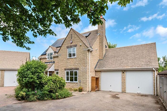 4 Bedroom Detached House For Sale In Littlebrook Meadow, Shipton-Under-Wychwood, Chipping Norton, OX7