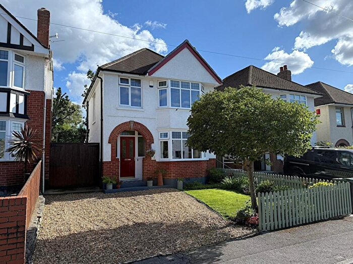 3 Bedroom Detached House For Sale In Enfield Crescent, Oakdale, Poole, BH15