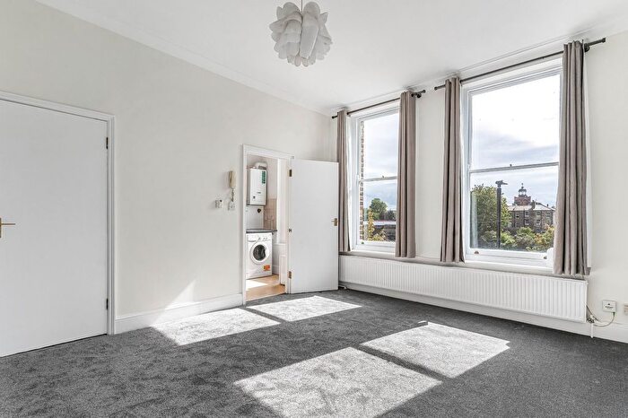 1 Bedroom Flat To Rent In Oseney Crescent, Kentish Town, NW5