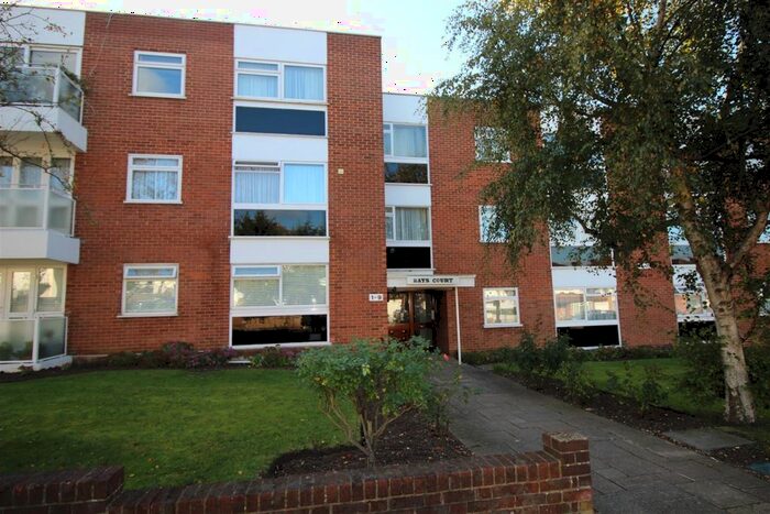3 Bedroom Flat To Rent In Hale Lane, Edgware, Greater London, HA8
