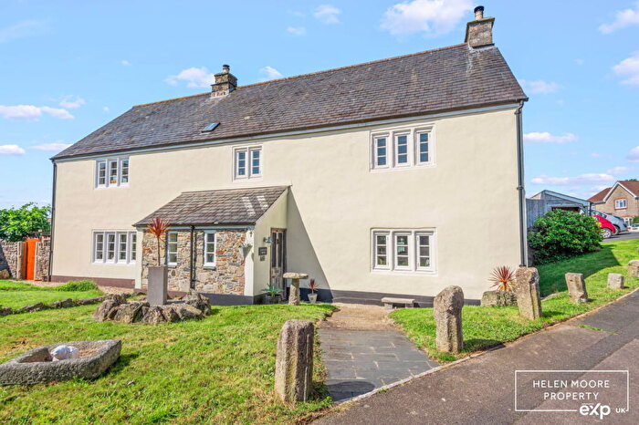 4 Bedroom Semi-Detached House For Sale In Raleigh Road, Ivybridge, Devon, PL21