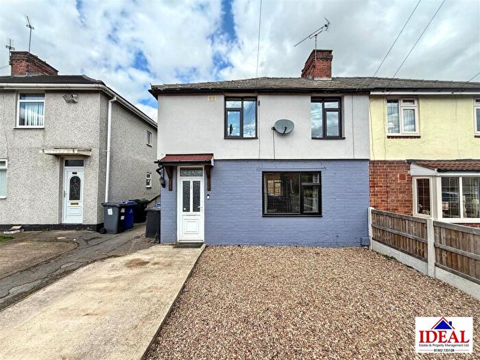 3 Bedroom Semi-Detached House For Sale In Princess Street, Woodlands, Doncaster, DN6