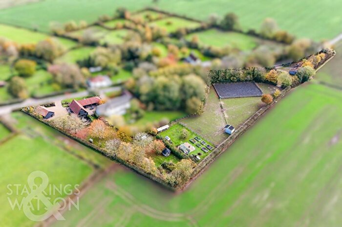 4 Bedroom Barn Conversion For Sale In Pristow Green Lane, Tibenham, Norwich, NR16