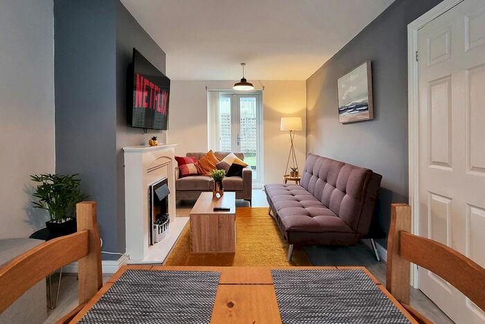 3 Bedroom Terraced House To Rent In Walford Road, Uxbridge, UB8