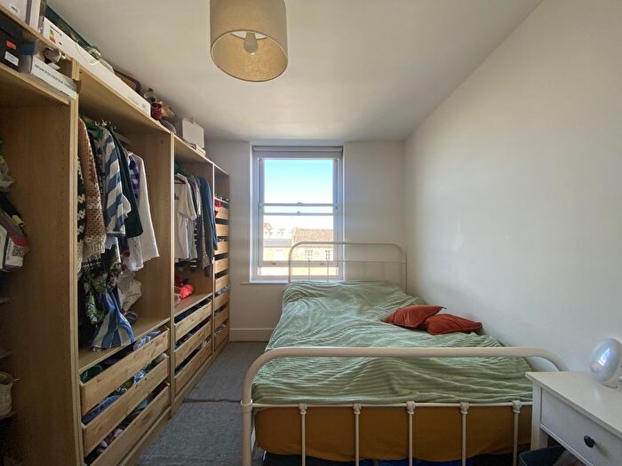 1 Bedroom Flat To Rent In Stamford Road, N1