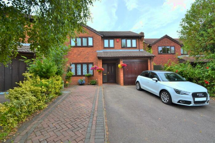 4 Bedroom Detached House To Rent In Valley Park, SO53