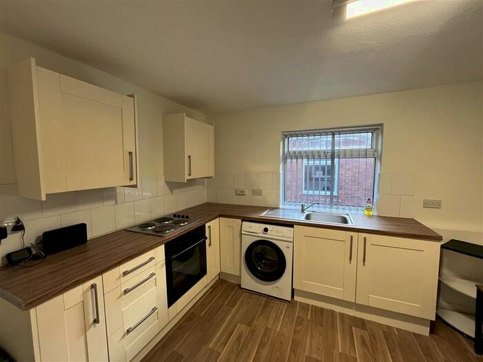 1 Bedroom Flat To Rent In Nottingham Road, Eastwood, Nottingham, NG16