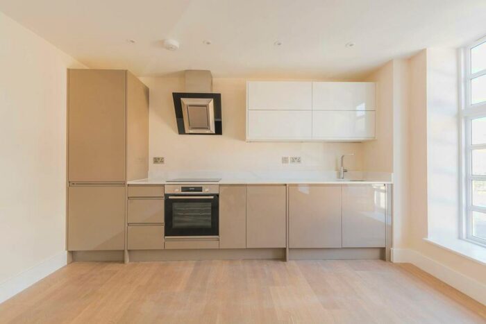 1 Bedroom Flat To Rent In High Street, Hornsey, London, N8