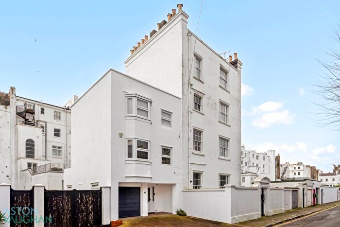 3 Bedroom Apartment For Sale In Kingscliffe Court, Brighton, BN2