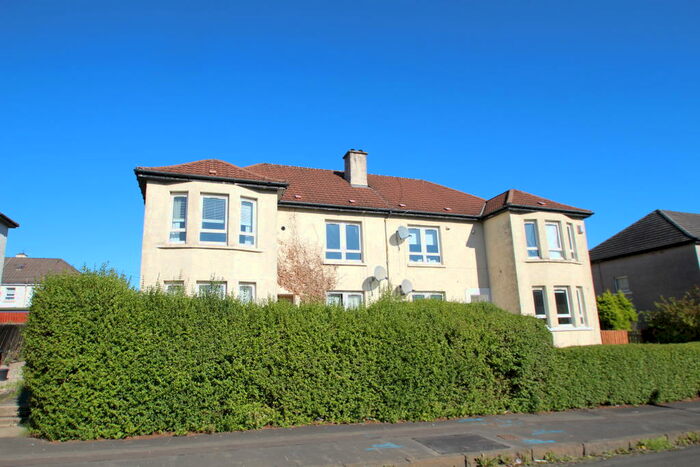 3 Bedroom Flat To Rent In Talisman Road, Knightswood, G13