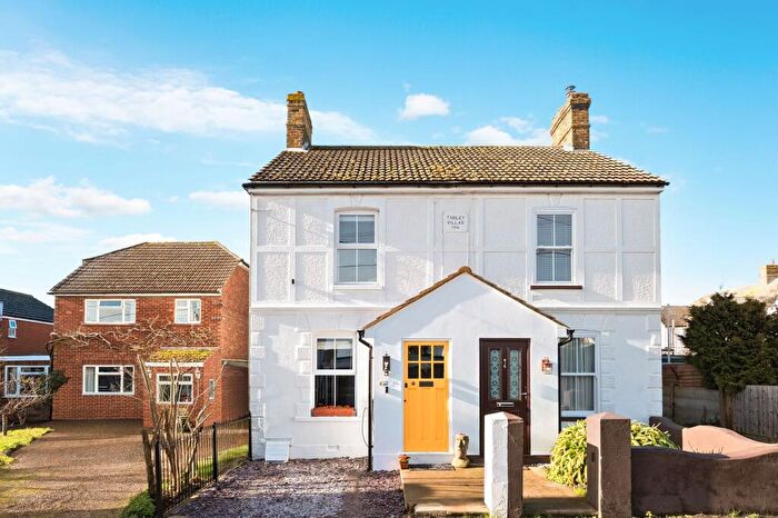 3 Bedroom Semi Detached House For Sale In Symonds Road, Cliffe, ME3