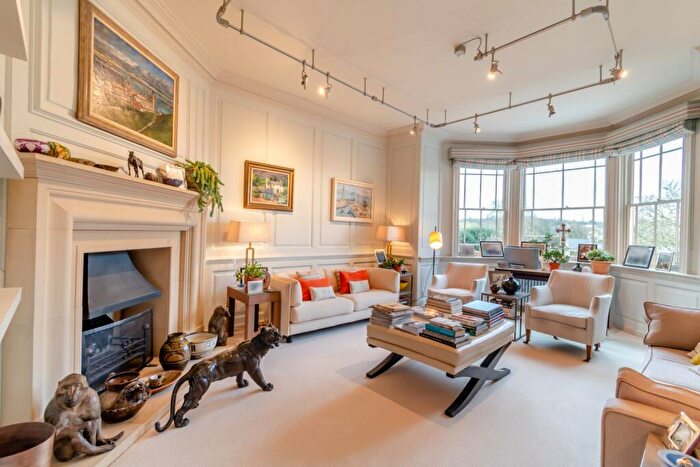 6 Bedroom Terraced House To Rent In St. Georges Square, Stamford, Lincolnshire, PE9
