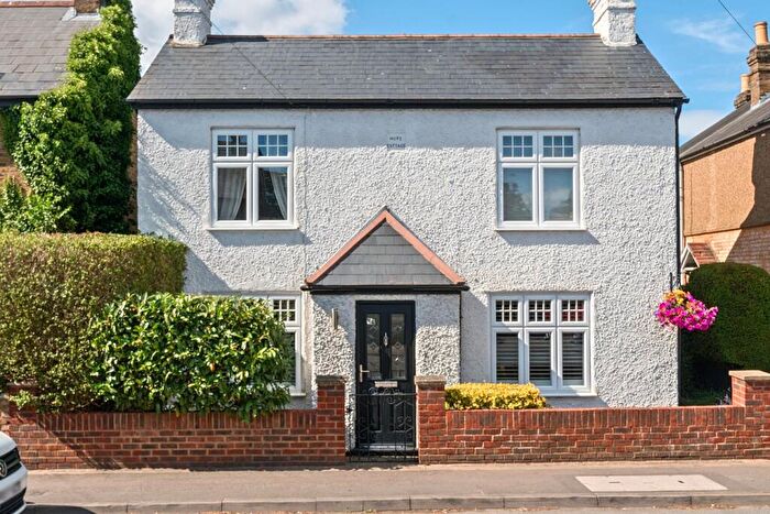 3 Bedroom Detached House For Sale In Eastfield Road, Burnham, SL1