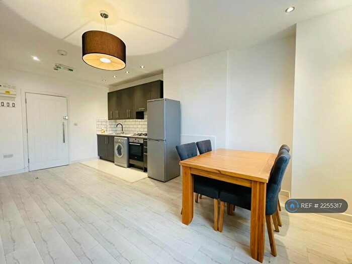 1 Bedroom Flat To Rent In Kennington Road, London, SE11
