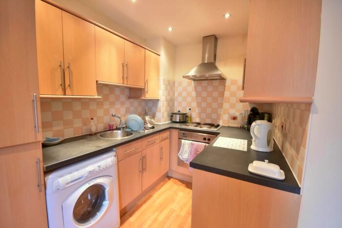 3 Bedroom Flat To Rent In Tavistock Road, Jesmond, Newcastle Upon Tyne NE2