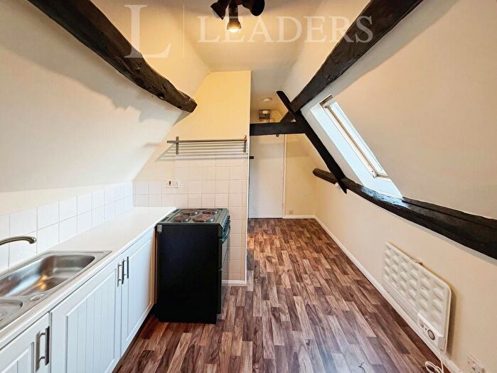 1 Bedroom Flat To Rent In Marlborough Street, SN7
