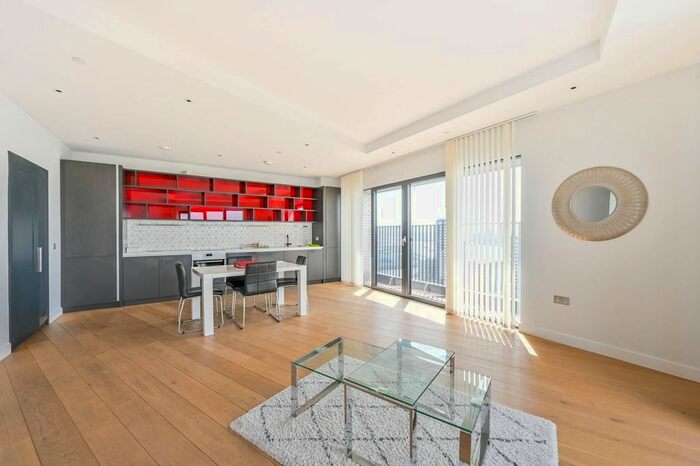 2 Bedroom Flat To Rent In Grantham House, Canning Town, London, E14