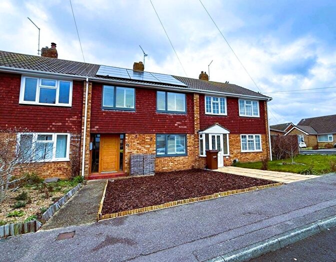 3 Bedroom Terraced House To Rent In Twyford Close, Rainham, ME8