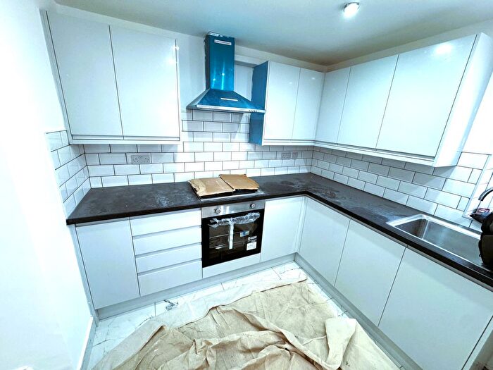 3 Bedroom Semi-Detached House To Rent In Windsor Road, Ilford, IG1