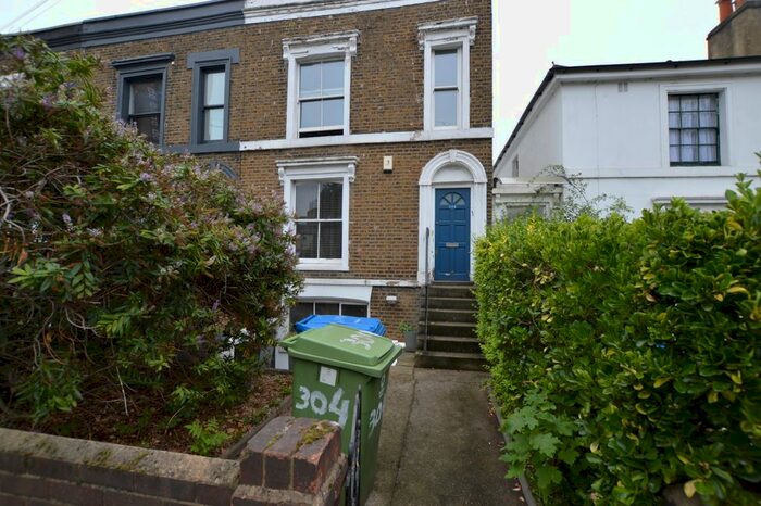 3 Bedroom Terraced House To Rent In Commercial Way, London, SE15