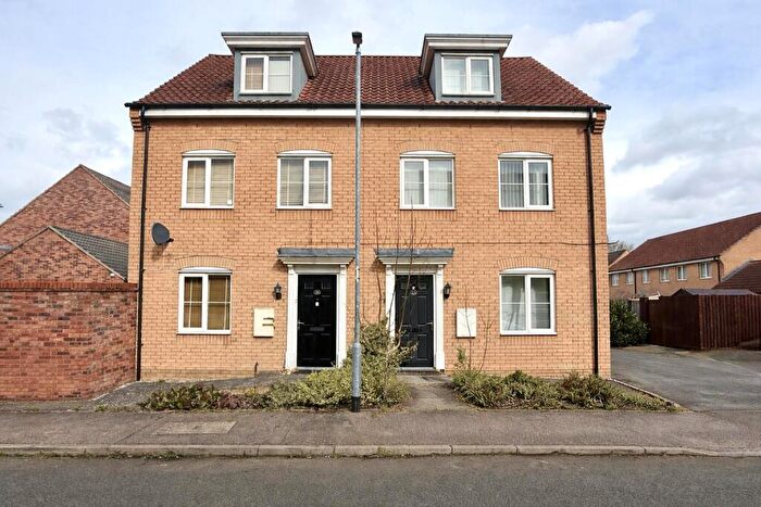 3 Bedroom Semi Detached House To Rent In Berberis Drive, Red Lodge, Bury St. Edmunds, IP28