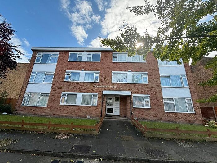 2 Bedroom Flat To Rent In Cranbourne Court, Putney Road, Enfield, EN3
