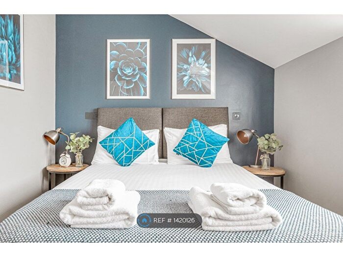 1 Bedroom Flat To Rent In Boon House, Egham, TW20