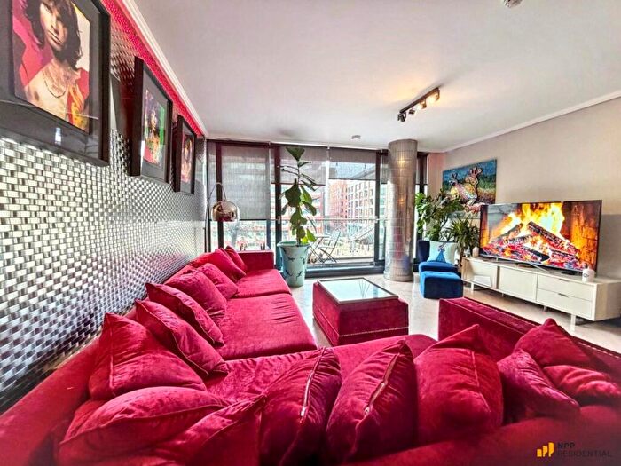 2 Bedroom Apartment To Rent In Leftbank, Manchester, M3