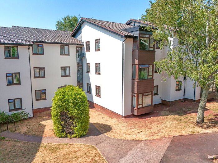 3 Bedroom Flat For Sale In Two Acre Close, Paignton, TQ3
