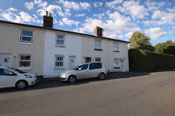 2 Bedroom Terraced House To Rent In North Street, Maidstone ( Month Lease), ME16