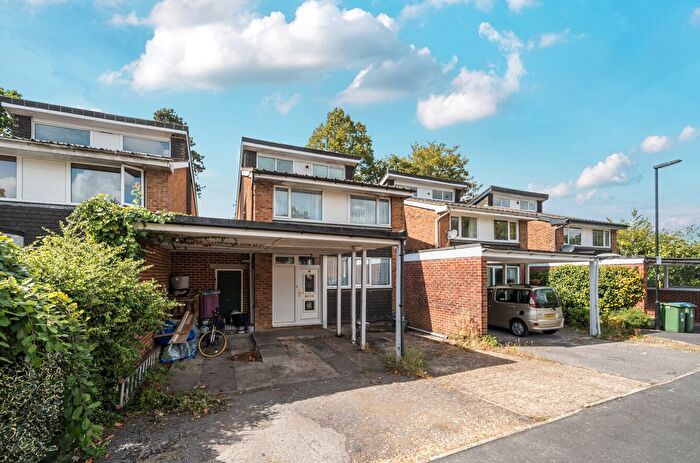 4 Bedroom Link Detached House To Rent In Vermont Close, Southampton, Hampshire, SO16