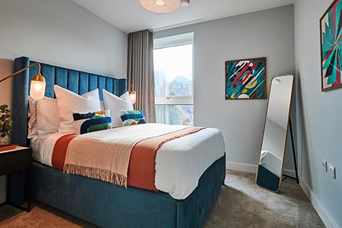 2 Bedroom Apartment To Rent In Rochdale Road, Manchester, Greater Manchester, M4